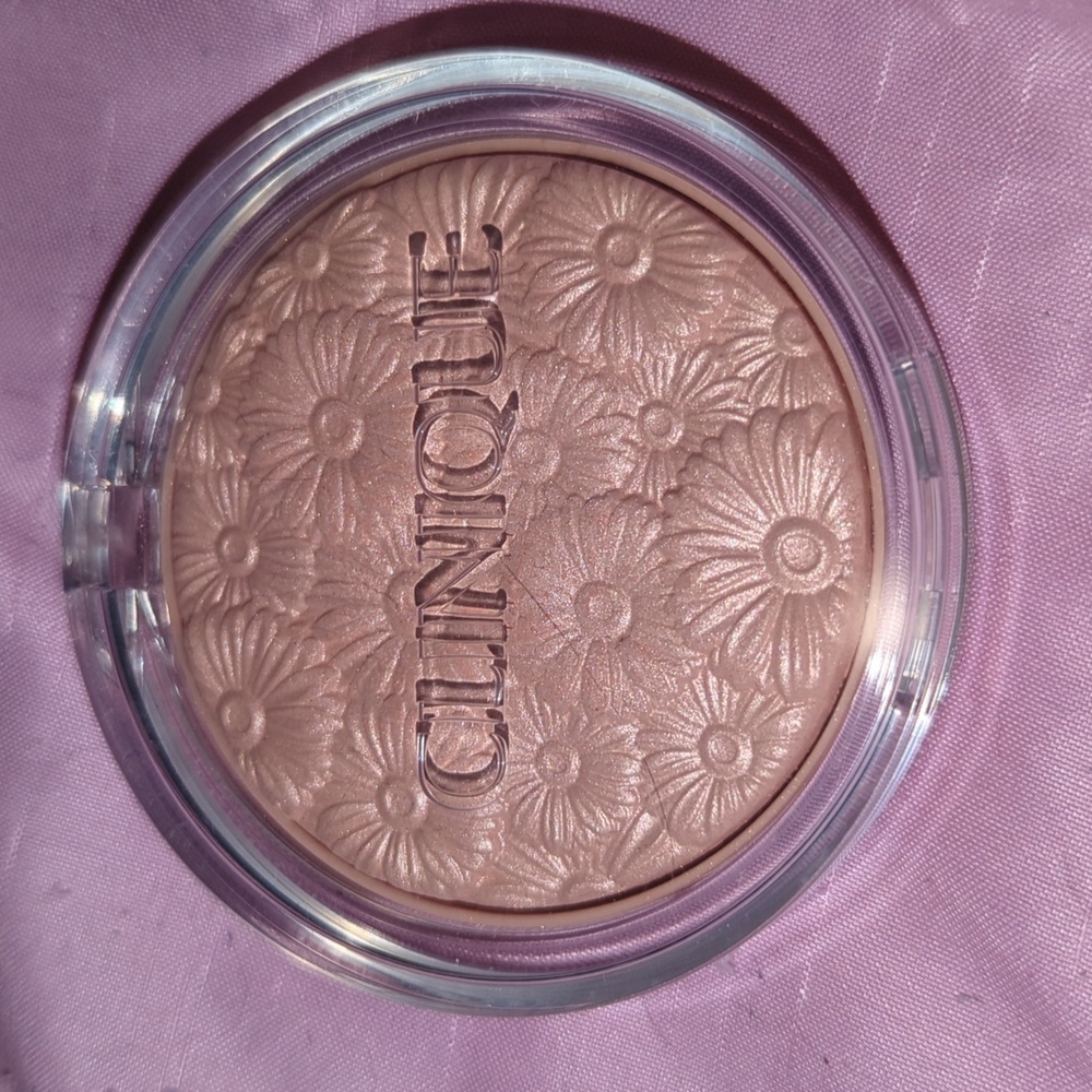 LIMITED EDITION CLINIQUE LUNAR POP FLOWER HIGHLIGHTER